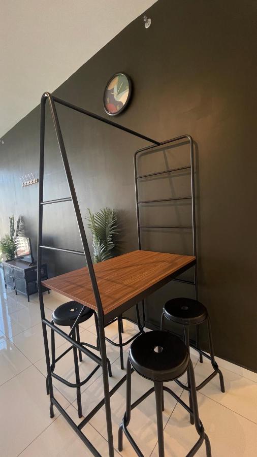 Beacon Executive At For 10pax And 2 Bed George Town