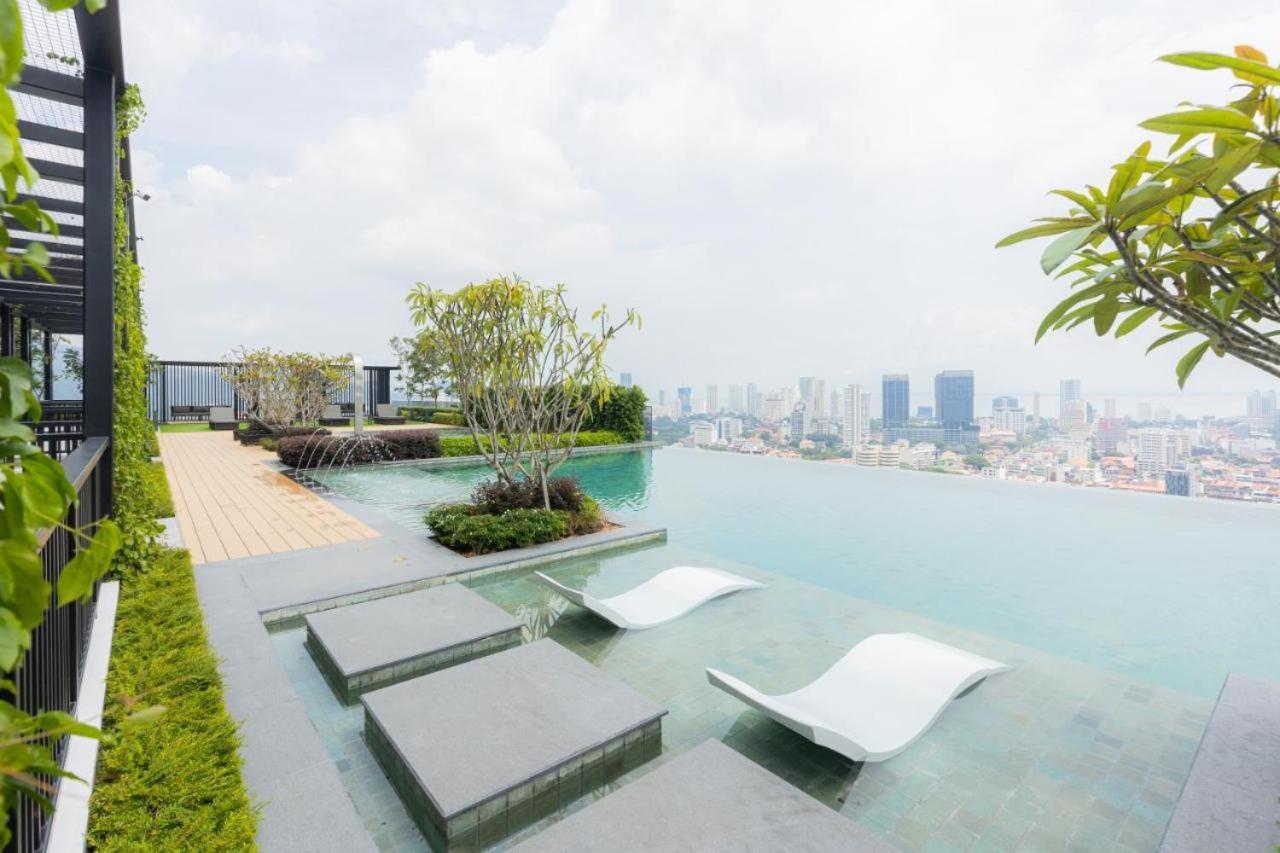 Beacon Executive At For 10pax And 2 Bed George Town