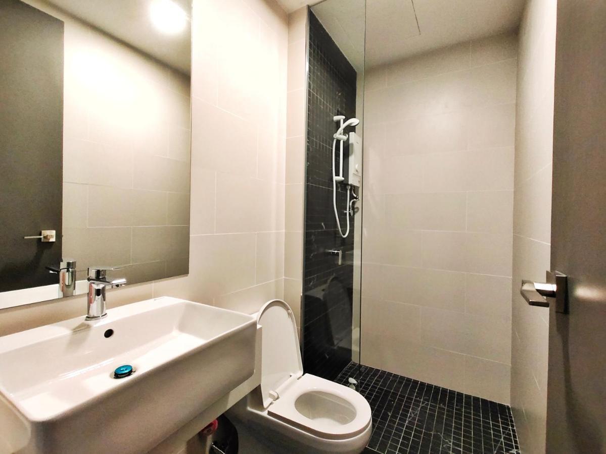Apartment Beacon Executive At For 10pax And 2 Bed George Town