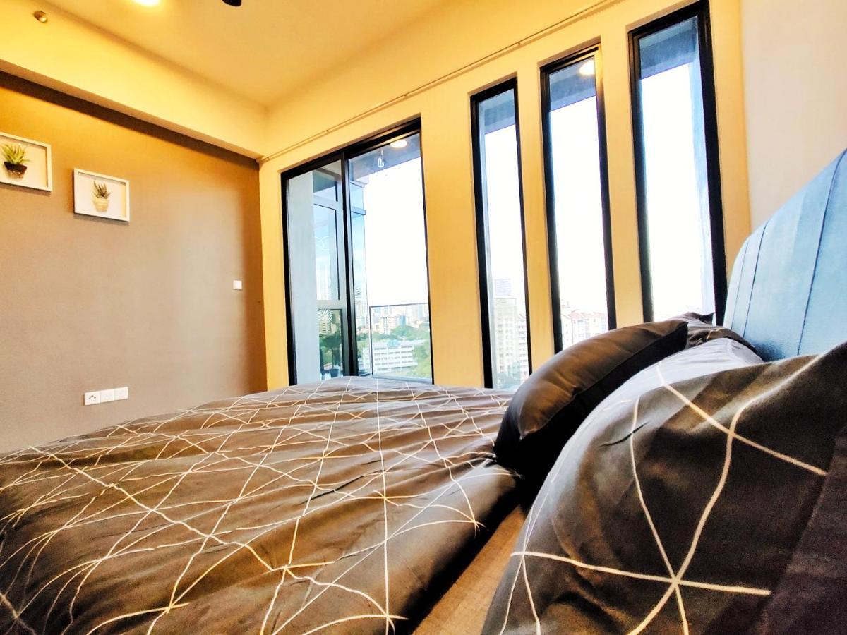 Beacon Executive At For 10pax And 2 Bed * George Town