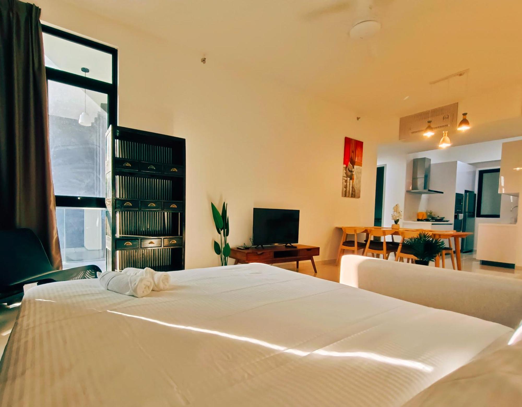 Beacon Executive At For 10pax And 2 Bed *