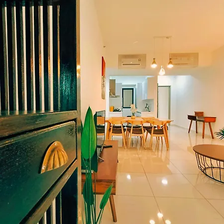Beacon Executive Suite At Georgetown For 10Pax And 2 Bed Room Exterior photo