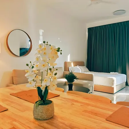 Beacon Executive Suite At Georgetown For 10Pax And 2 Bed Room Exterior photo