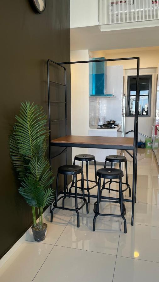 Beacon Executive At For 10pax And 2 Bed * George Town